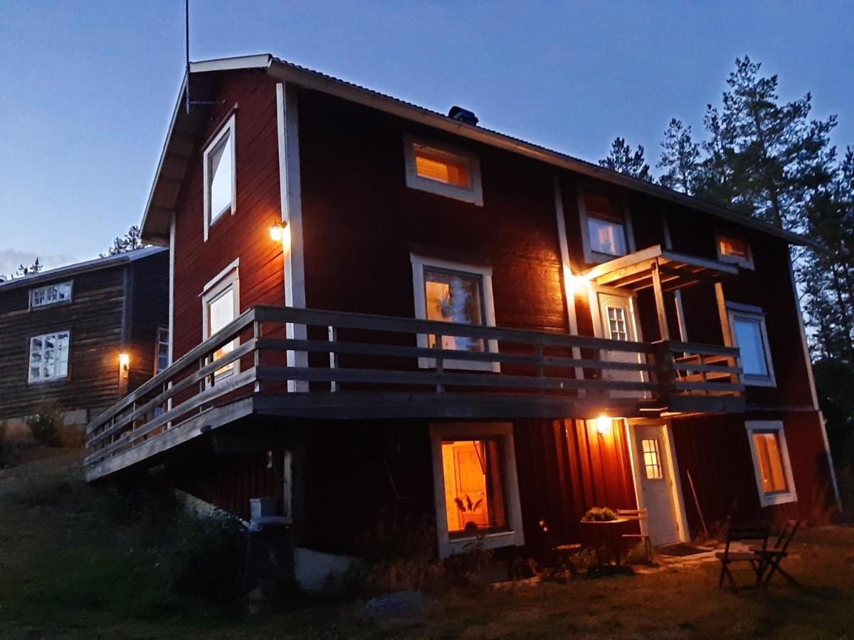 Kalix Riverside Inn, Farm Timbering Exterior foto